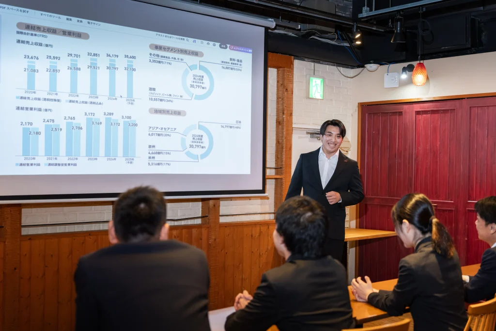 Business Park Mabuchi|セミナーで参加者に語りかける登壇者