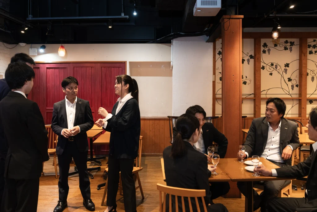 Business Park Mabuchi|テーブルを囲んで過ごす交流の時間