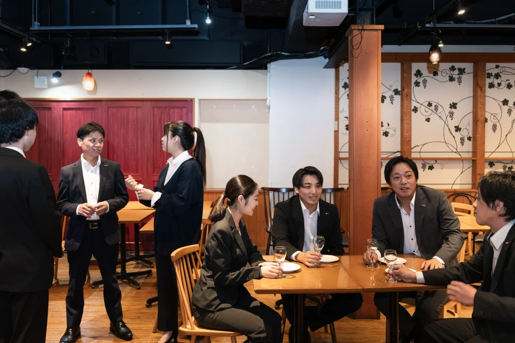 Business Park Mabuchi|参加者が会話を楽しむ利用シーン